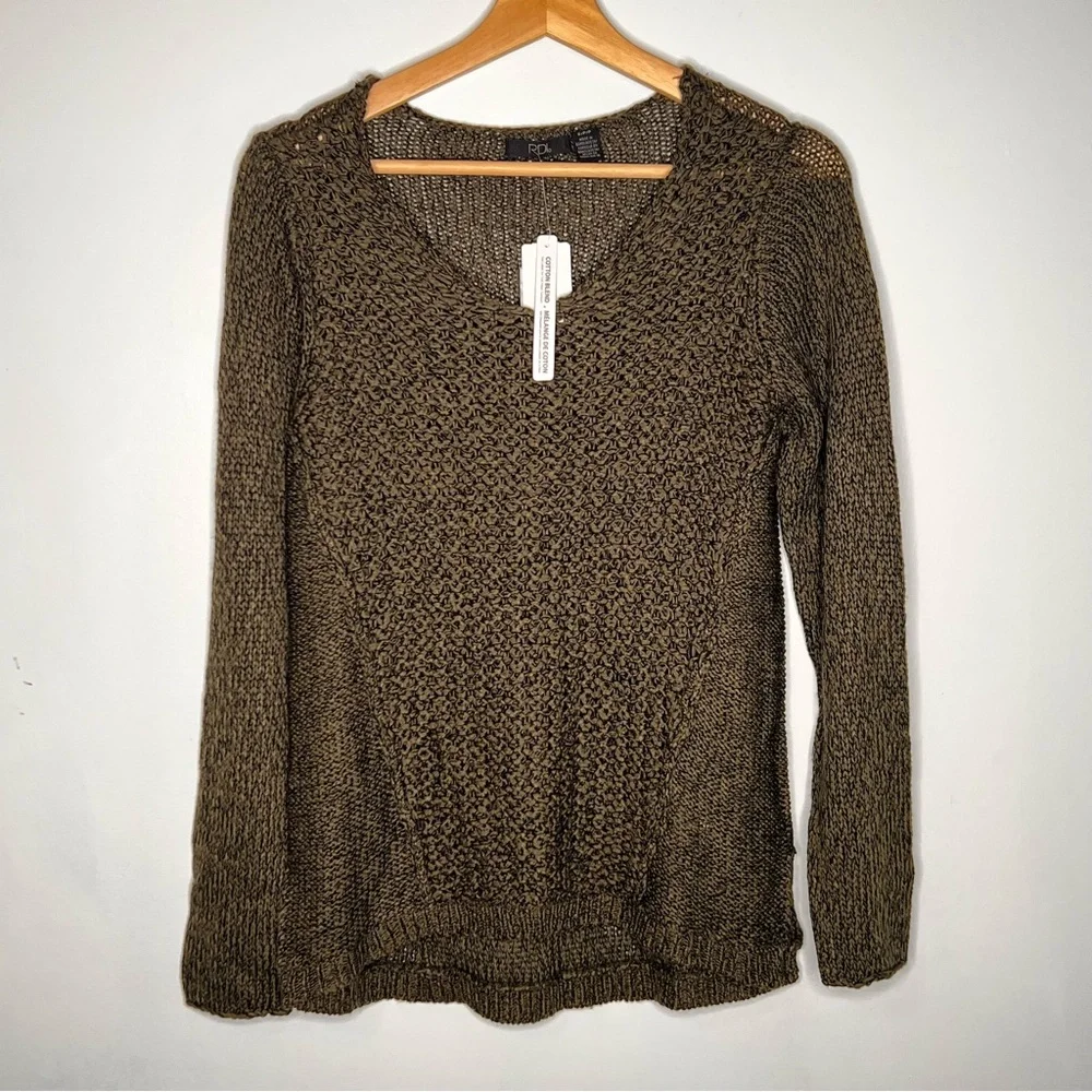 RDI new vneck
